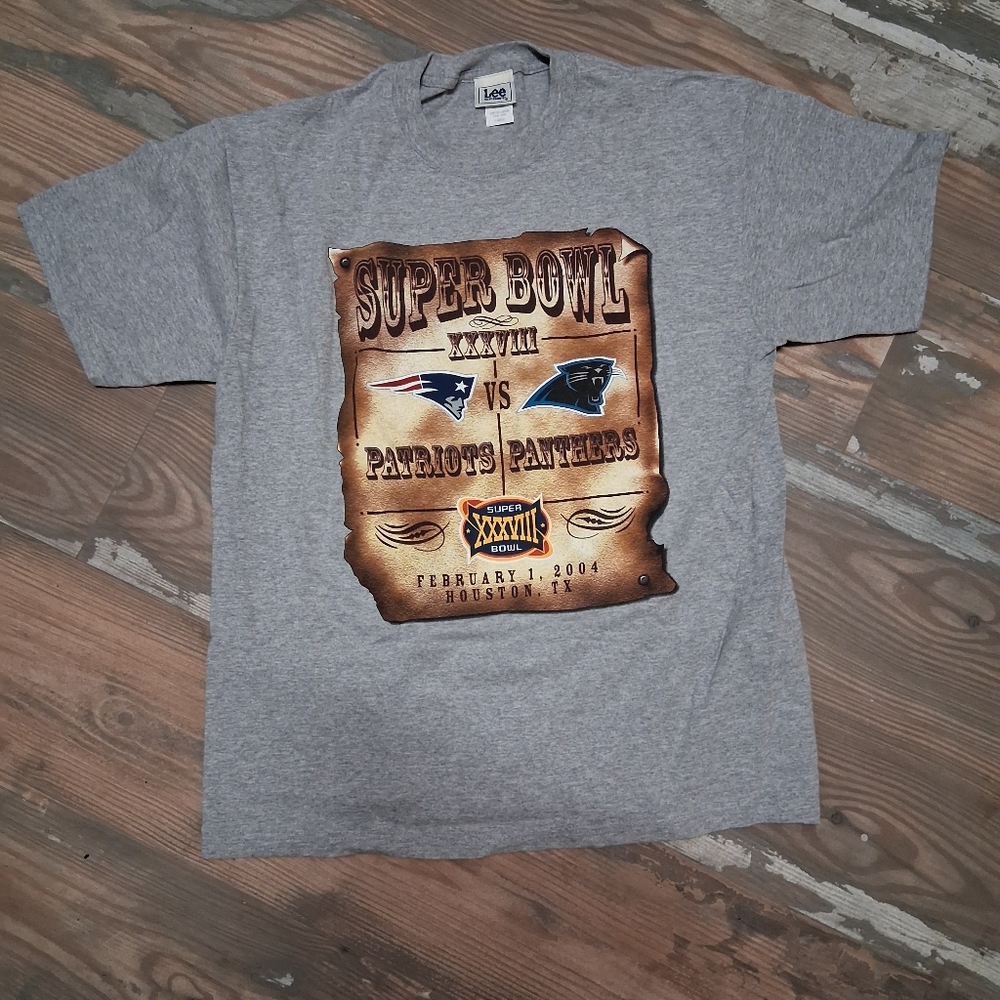 Men's Patriots 2004 Superbowl Tshirt Size Large, New